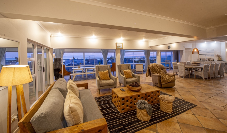 9 Bedroom Property for Sale in Poortjies Western Cape